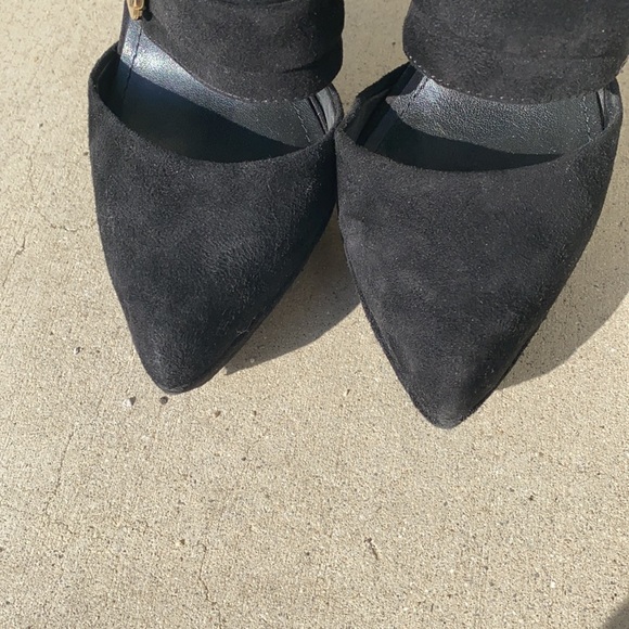 BCBG Generation Sleek Black Suede Caged Buckle High Heel Pointed Toe Shoes 👠 - Picture 5 of 8